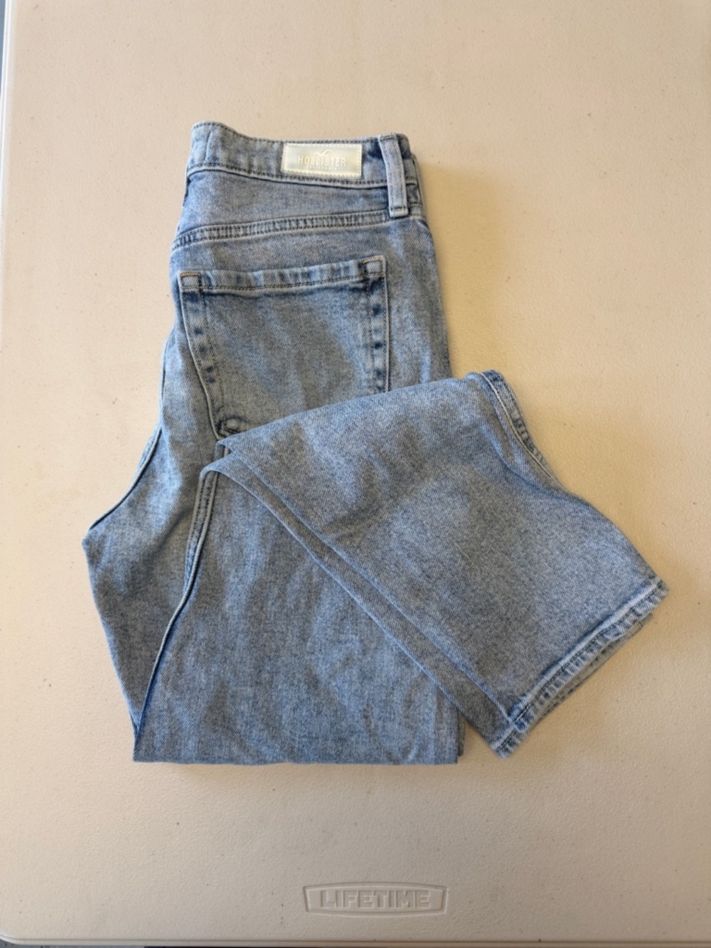Hollister Ultra High Rise Mom Jeans